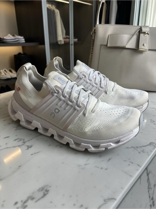 On Clouds Shoes - Cloudswift 3 AD Women's White Running Shoes Size 8.5
